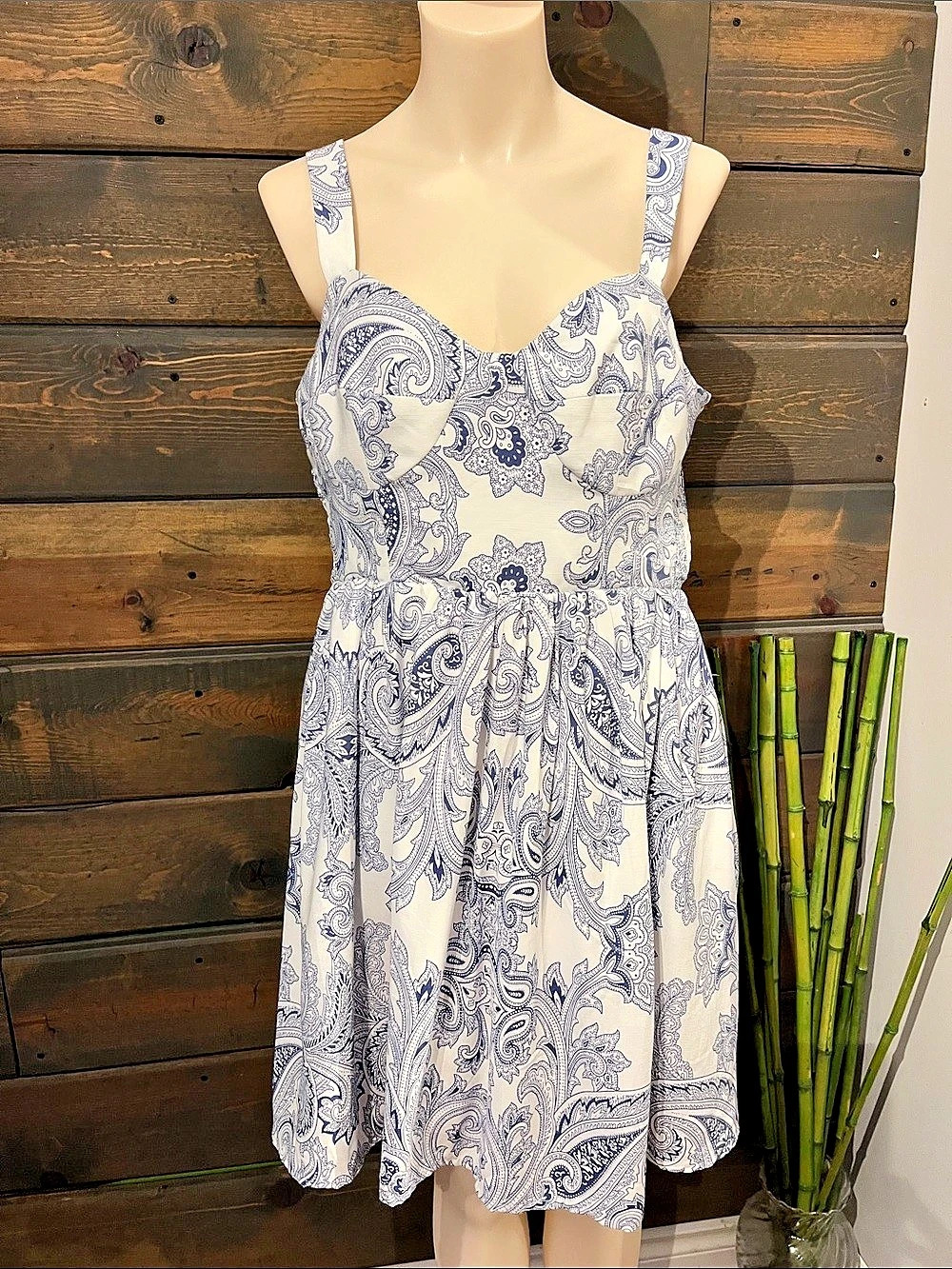 Dex Paisley Mini Dress in Blue & White Size Medium Like New